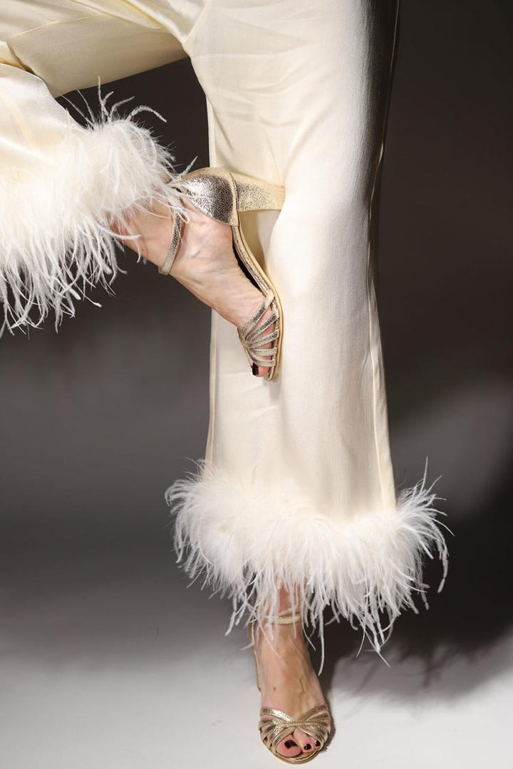 Talons larges peep toe brillants métallisés Or avec bride de cheville et boucle