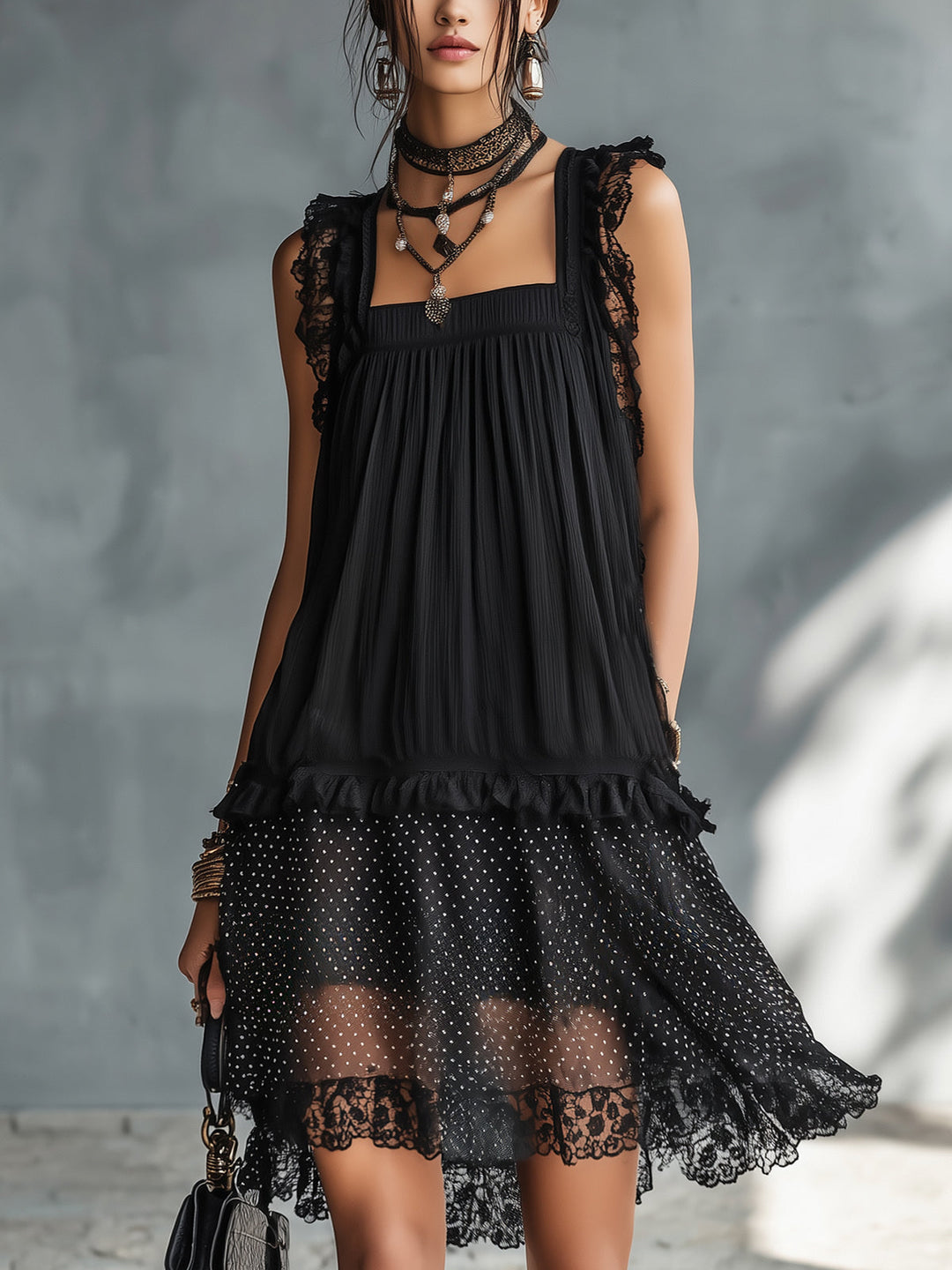 Pauline | Robe Mini Transparente à Pois, Volants et Bord en Dentelle Noire